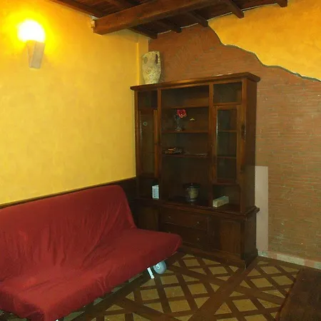 Largo Sperlonga 18 روما